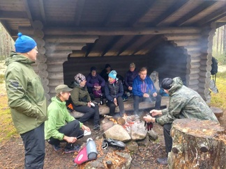 Taukopaikka laavulla (Kuva V-M Kallionpää)