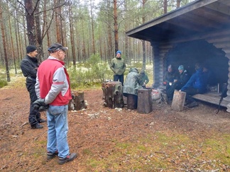 Laavun vartija (Kuva V-M Kallionpää)