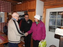 Seija Sauru onnitteluvuorossa.