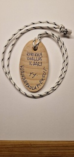 Kaikki osallistujat saivat M. Heikkisen työstämän riipuksen muistoksi