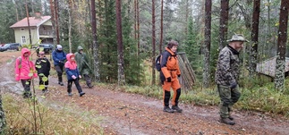 Lyhyen reitin ( 6 km) lähtijät. 